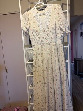 Cream Floral Lace-Trim Maxi Dress - Women